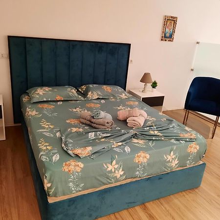 Apartament Me Qera Dublex Lungomare Vlore Room photo
