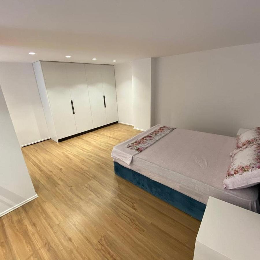 Apartament Me Qera Dublex Lungomare Vlore Exterior photo