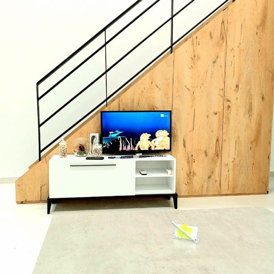 Apartament Me Qera Dublex Lungomare Vlore Exterior photo